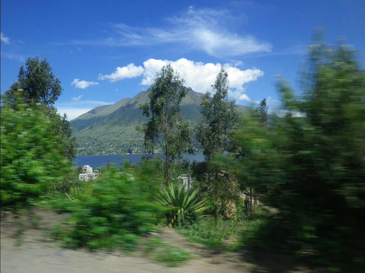 Otavalo Market01